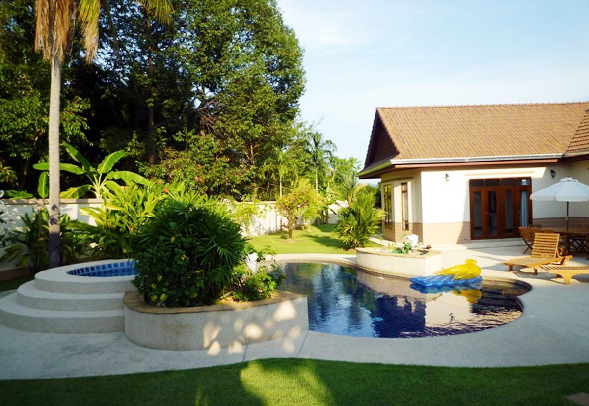 EN1252 – House with Pool in Nong Pla Lai